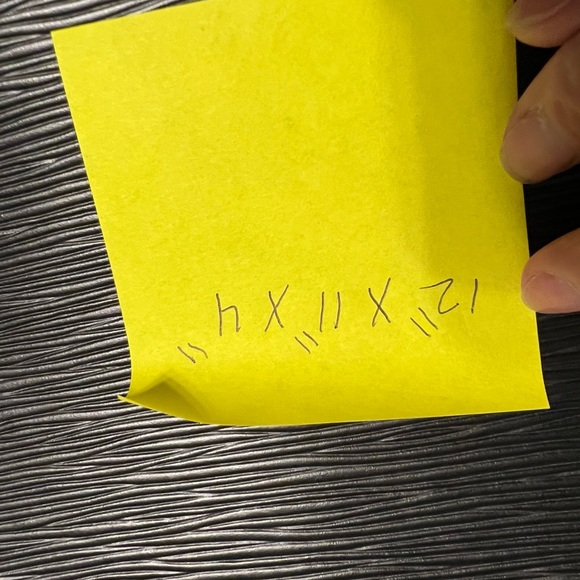 Louis Vuitton - Picture 11 of 11